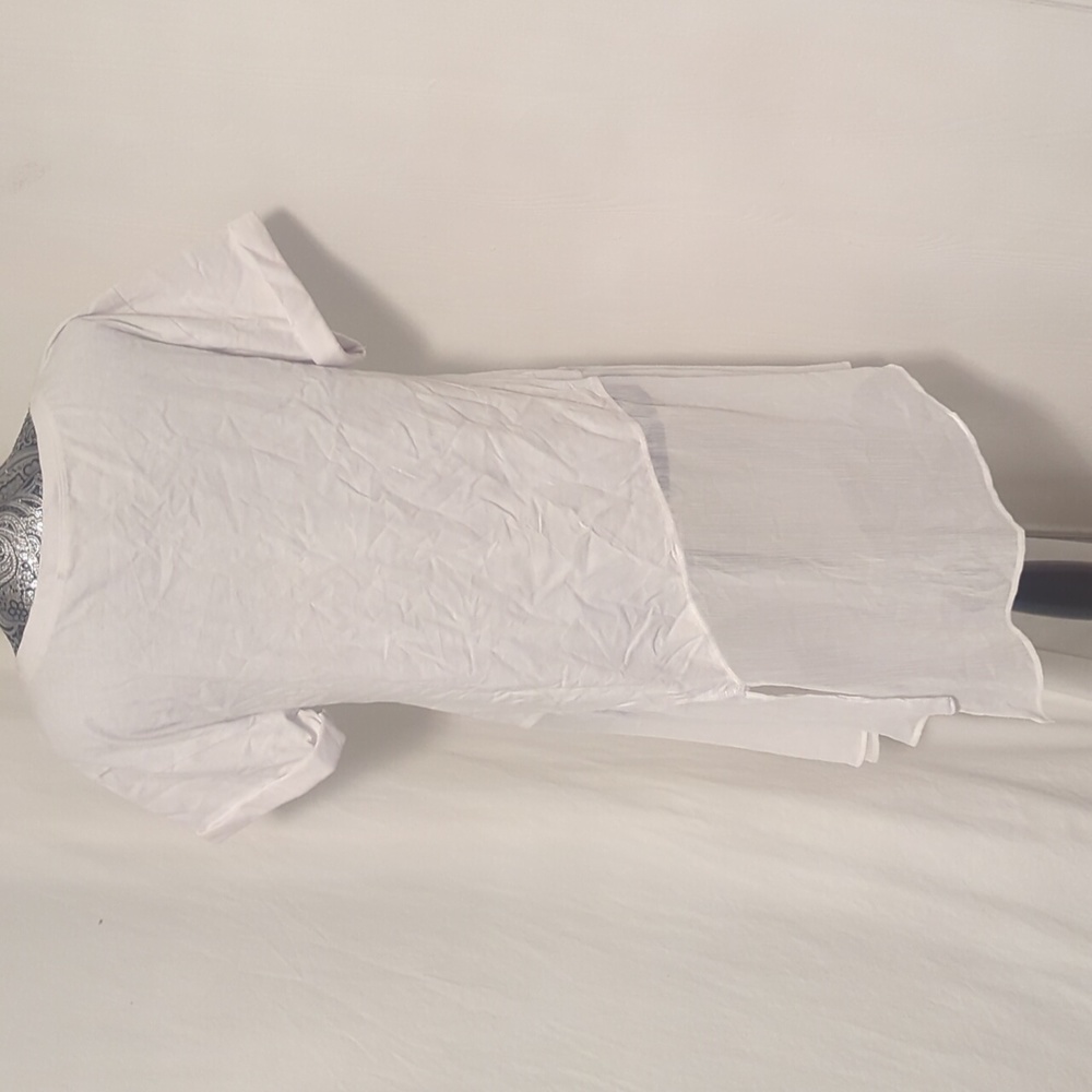 ✨5/$25✨ Anthropologie embroidered flowy tunic top - Picture 6 of 11